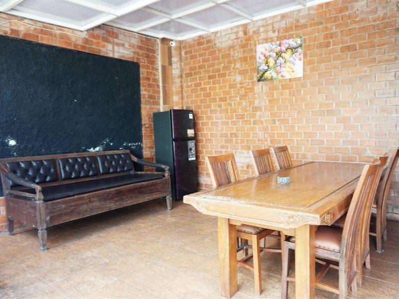 OYO 3846 Rumah Prambanan Syariah Luaran gambar