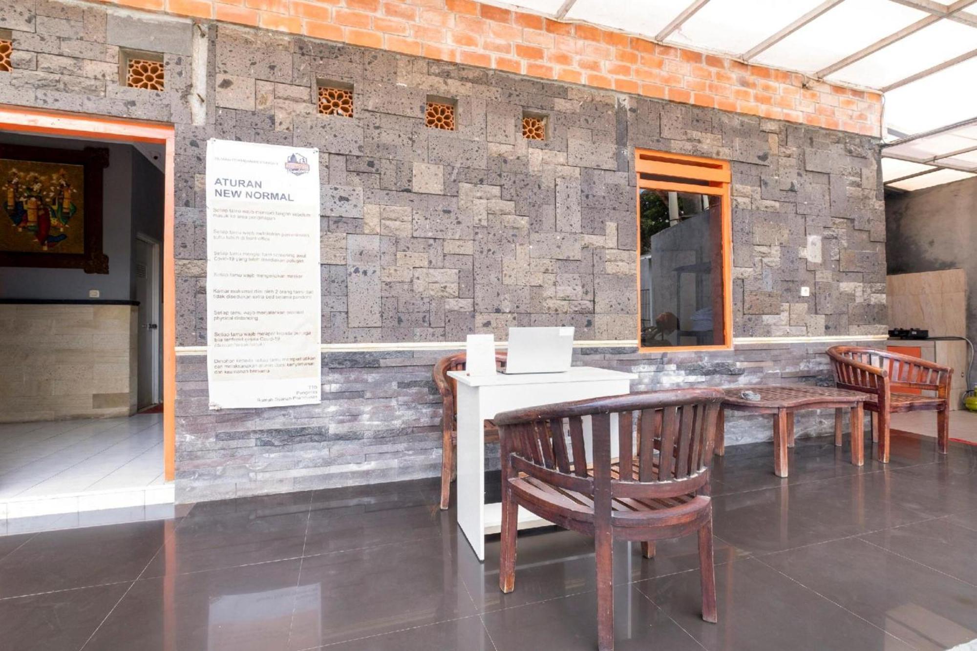 OYO 3846 Rumah Prambanan Syariah Luaran gambar